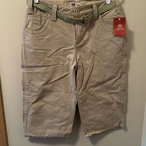 Faded Glory Womens belted capris. Size 10. NWT.